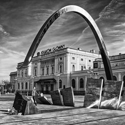 Reaching Over the Wall